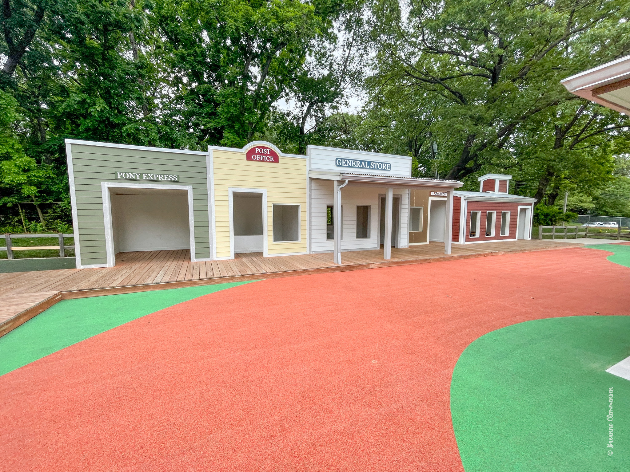 dodge town play town
