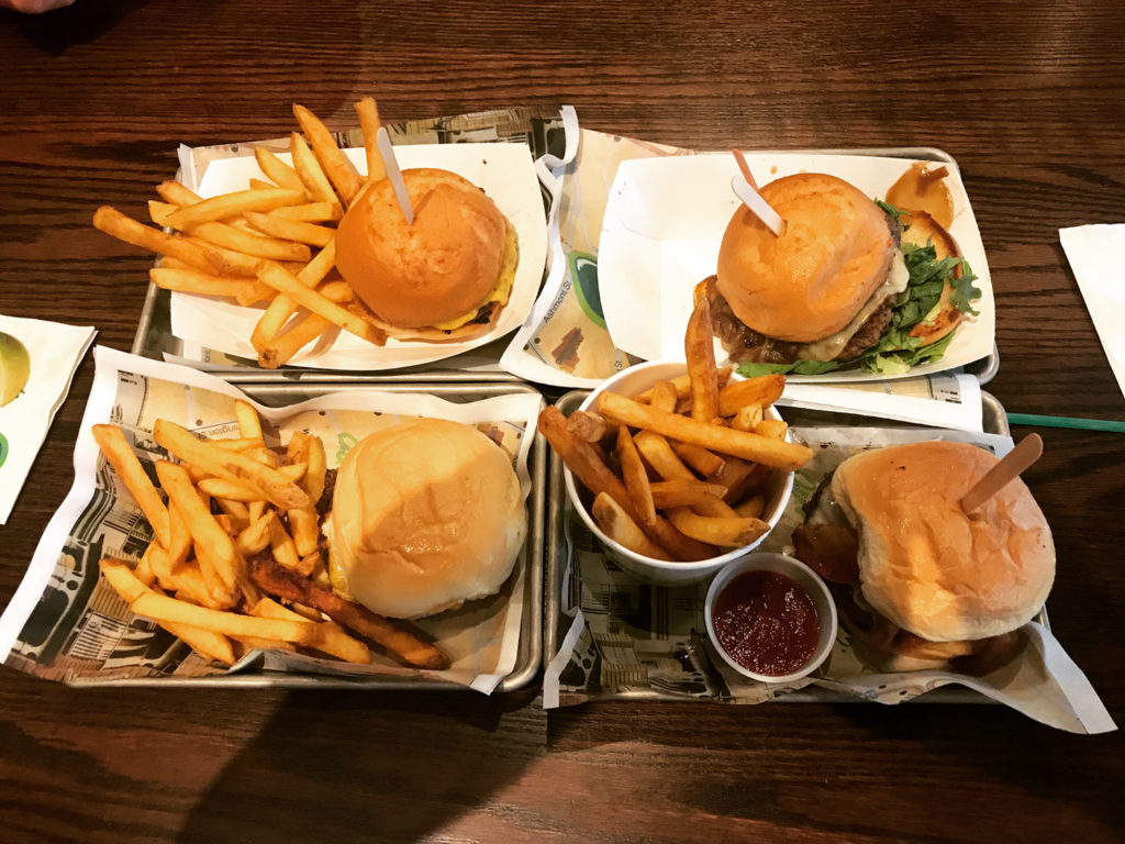 Wahlburger's