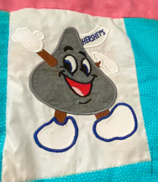kiss applique 