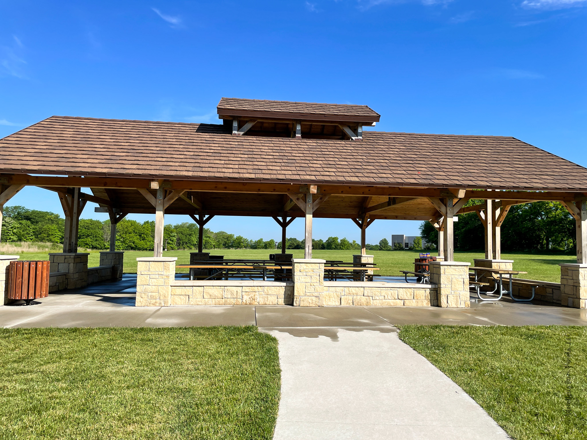 Shelter house at Lone Elm Park