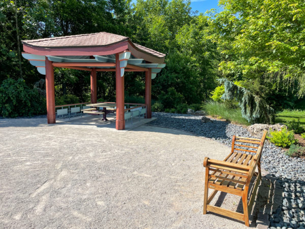 Taiwan shade structure with picnic table