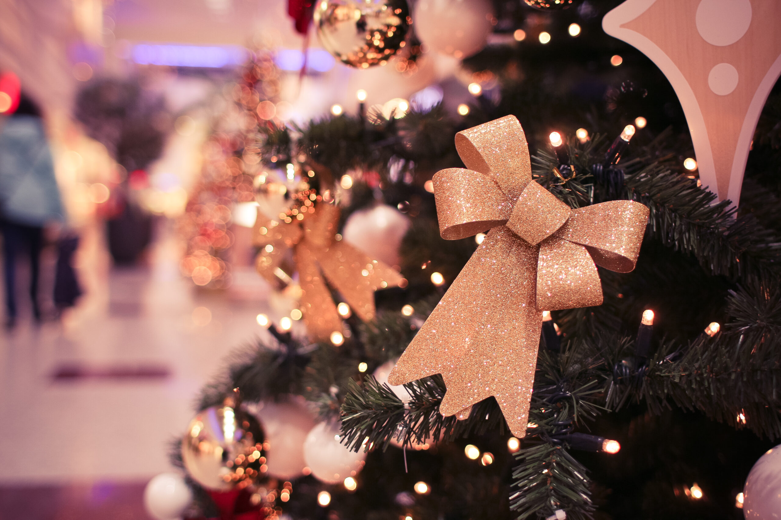 Christmas Tree at the mall for Black Friday shopping